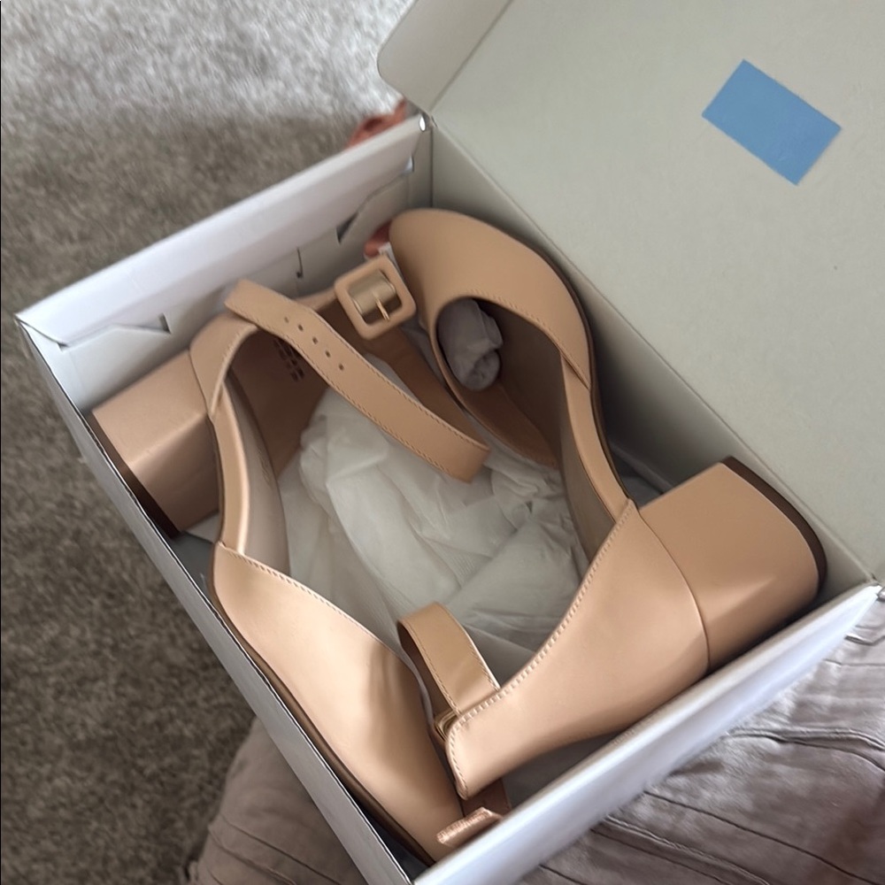 Dream Pairs Tan High Heel Pumps